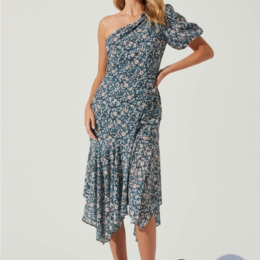 ASTR SANTORINI FLORAL ONE SHOULDER MIDI DRESS